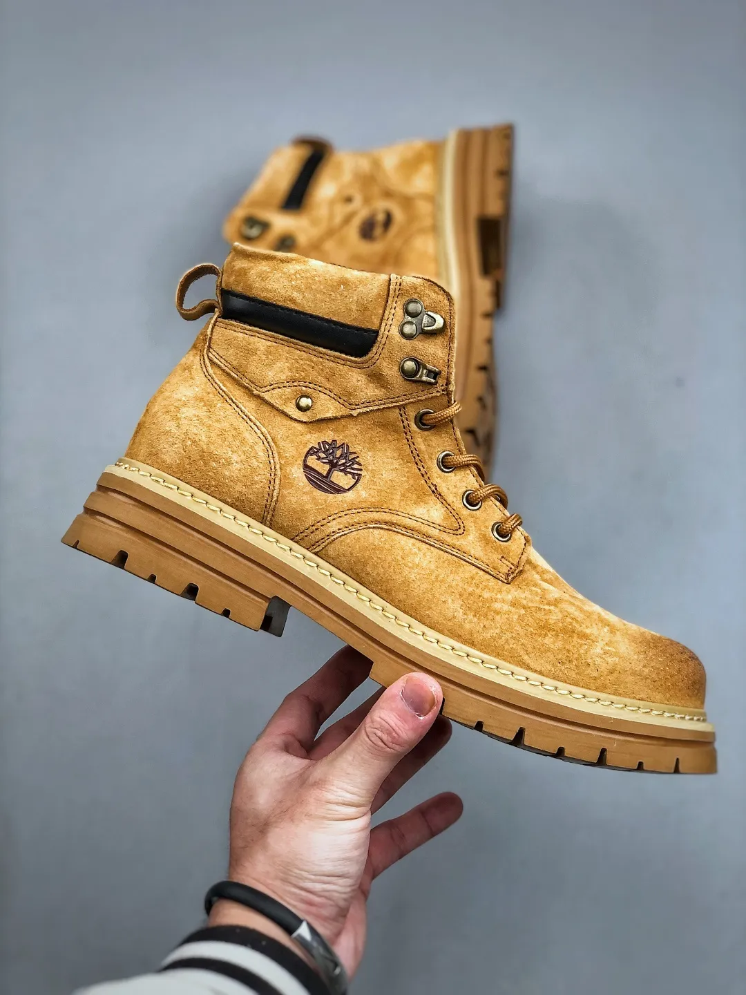 💰440 supports store K T/ Timberland classic 25ss new high-top, classic re-creation, new upgrade, Guangdong factory quality, original box and original packaging. The fabric is made of top Italian frosted cowhide, with anti-odor and anti-corrosion genuine leather latex insoles to give you a perfect wearing experience. Quality is exquisite and durable. A must-have for sportsmen. Specializes in not looking handsome. High-quality and first-class foot feel. Exclusive supply. Size: 39-44